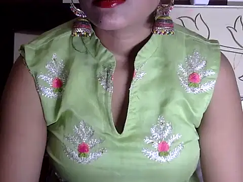 Snapshot of hotee_bhabi chatting on September 2025 02:06:02 PM hotee bhabi online show from September 2025 02:06:02 PM