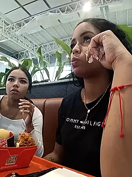 Snapshot of Fernanda30 chatting on October 2025 06:04:01 PM Fernanda30 online show from October 2025 06:04:01 PM