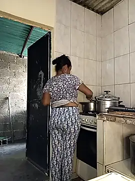 Snapshot of Fernanda30 chatting on December 2025 05:19:02 PM Fernanda30 online show from December 2025 05:19:02 PM