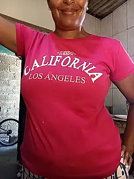 Snapshot of Fernanda30 chatting on December 2025 05:10:02 PM Fernanda30 online show from December 2025 05:10:02 PM