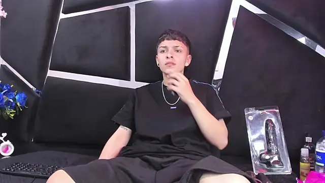 Snapshot of Megan_Thompson_ chatting on December 2025 02:17:01 AM Megan Thompson online show from December 2025 02:17:01 AM