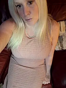 Bouncy-Bella28X online show from February 2026 03:43:01 PM