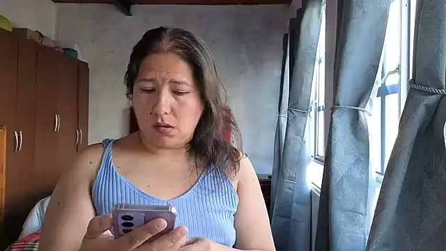 scarlett widow  online show from April 2026 09:01:02 PM