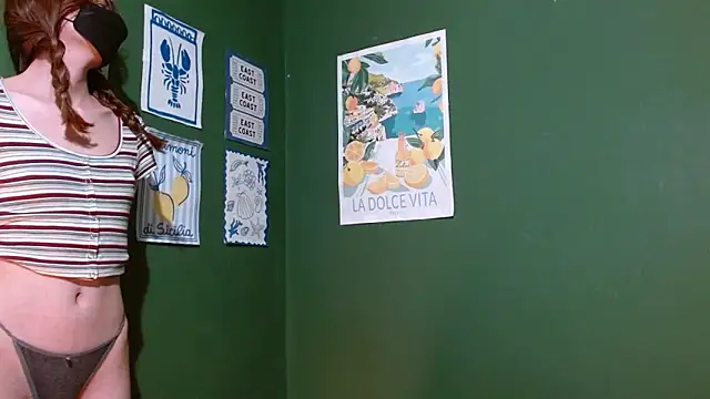 Roxiehood online show from November 2025 01:48:01 AM