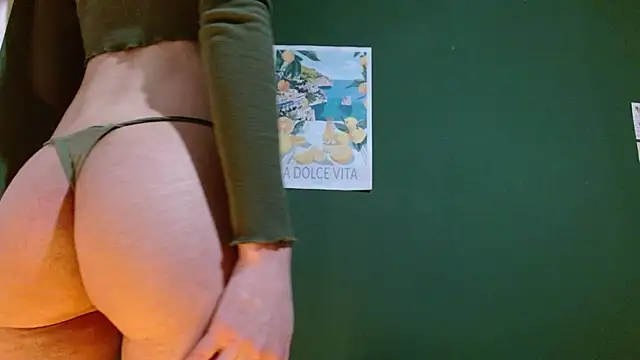 Roxiehood online show from March 2026 02:16:02 AM