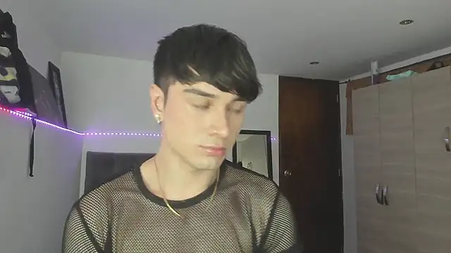 stevve 14 online show from October 2025 03:47:02 AM