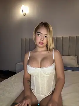 Mia Roswell online show from May 2026 10:17:02 PM