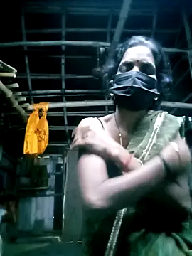 Snapshot of Tamilauntyhot chatting on October 2025 01:03:02 AM Tamilauntyhot online show from October 2025 01:03:02 AM