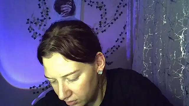 Lily Ember online show from November 2025 06:21:01 PM