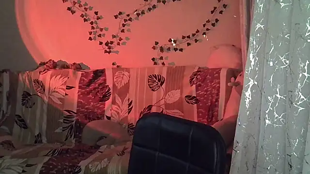 Lily Ember online show from November 2025 07:04:02 PM