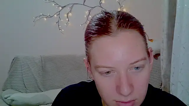 Lily Ember online show from March 2026 08:25:01 PM