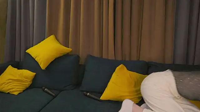 ChristyMarshall online show from November 2025 04:51:02 PM