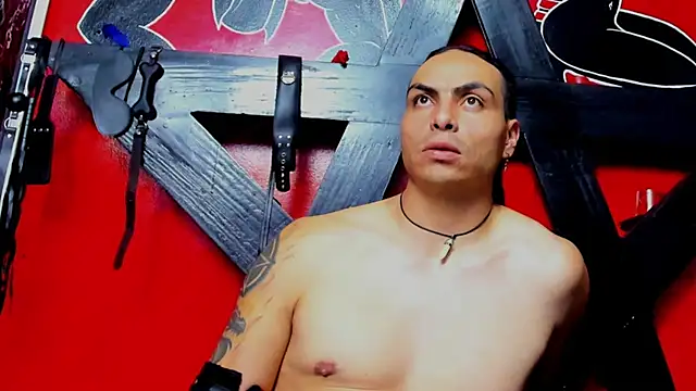 Snapshot of damian_and_tiana chatting on December 2025 05:28:01 AM damian and tiana online show from December 2025 05:28:01 AM