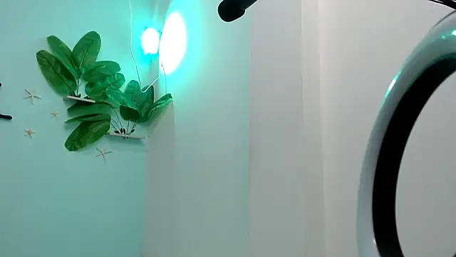 eladyrous98 online show from November 2025 01:28:02 AM