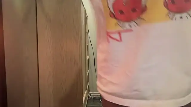 Snapshot of kSwisssxxx chatting on October 2025 06:39:02 AM kSwisssxxx online show from October 2025 06:39:02 AM