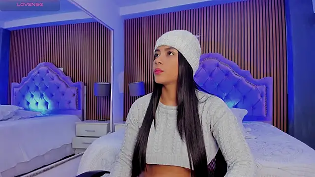 SelenaStonne online show from September 2025 07:38:01 PM