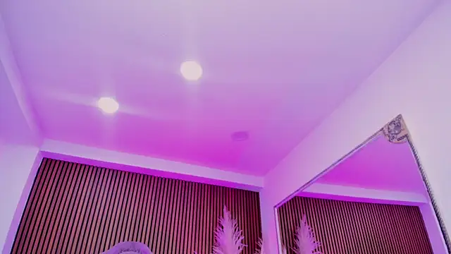 SelenaStonne online show from December 2025 08:06:01 PM