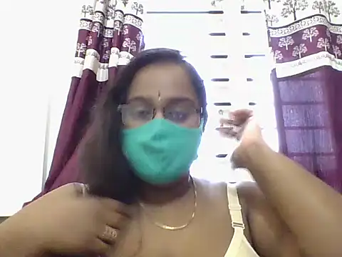 Snapshot of Reena-gowda chatting on September 2025 03:50:01 AM Reena-gowda online show from September 2025 03:50:01 AM