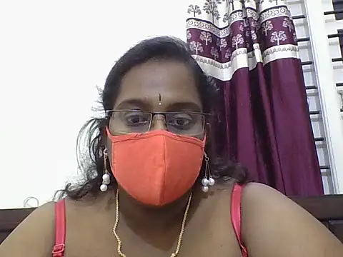 Snapshot of Reena-gowda chatting on October 2025 04:59:02 PM Reena-gowda online show from October 2025 04:59:02 PM