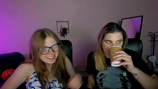 Snapshot of foxy_tease_ chatting on September 2025 10:24:02 PM foxy tease online show from September 2025 10:24:02 PM