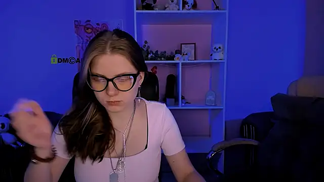 Snapshot of foxy_tease_ chatting on September 2025 01:31:02 AM foxy tease online show from September 2025 01:31:02 AM