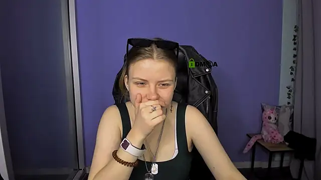 Snapshot of foxy_tease_ chatting on September 2025 07:30:02 PM foxy tease online show from September 2025 07:30:02 PM