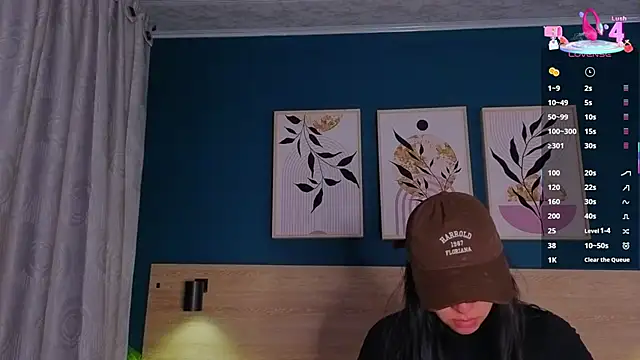 SarahMiler  online show from October 2025 11:52:01 AM