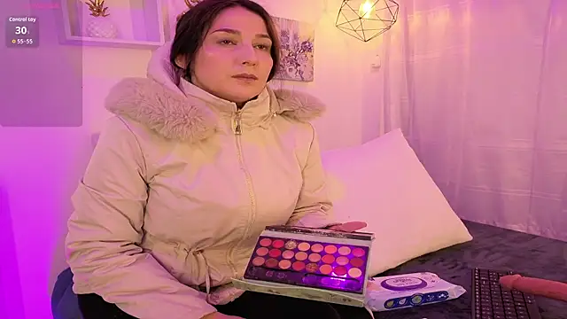 Samaraa Smith online show from October 2025 11:01:01 AM