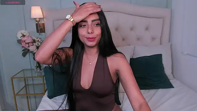 juliana davies  online show from April 2026 05:20:02 PM