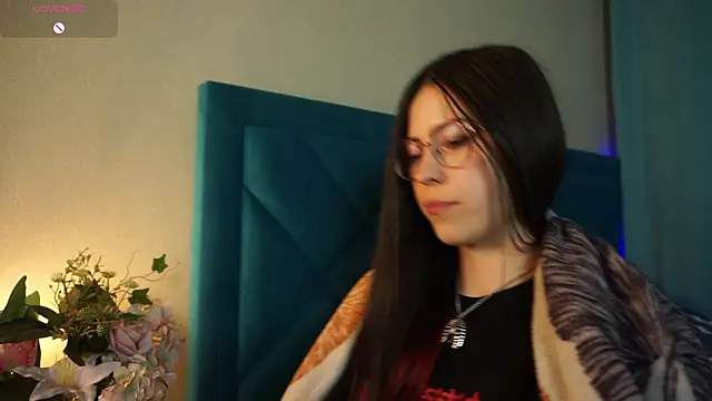 ywixos online show from September 2025 01:38:01 PM