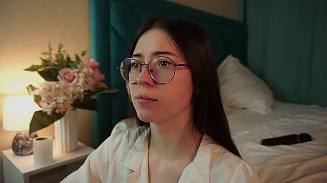 ywixos online show from February 2026 02:57:02 PM