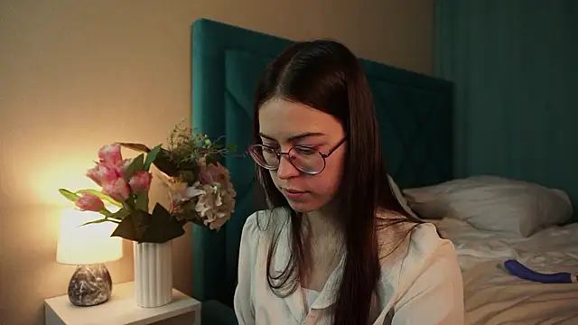 ywixos online show from March 2026 03:09:02 PM