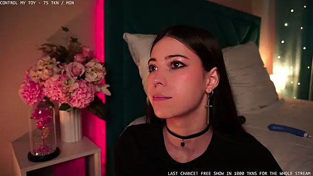 ywixos online show from June 2026 01:17:02 PM