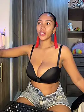 Snapshot of Mia_sweet80 chatting on November 2025 03:17:01 AM Mia sweet80 online show from November 2025 03:17:01 AM