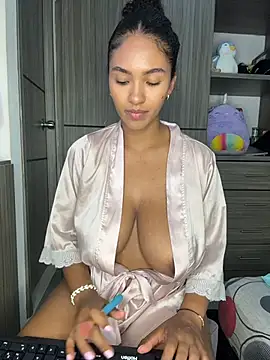 Snapshot of Mia_sweet80 chatting on November 2025 04:16:01 AM Mia sweet80 online show from November 2025 04:16:01 AM