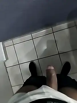 Leofj007 online show from November 2025 05:47:02 PM