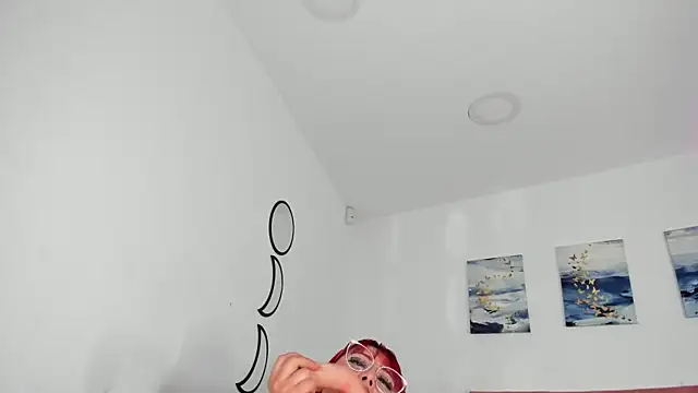 Maddy Mills online show from April 2026 06:53:02 PM