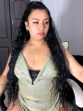 Issa Santana online show from October 2025 07:55:02 PM