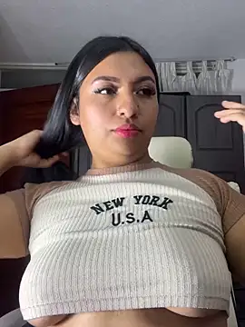 Issa Santana online show from October 2025 07:47:01 PM