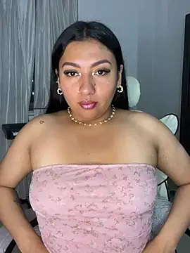 Snapshot of Issa_Santana chatting on July 2026 04:18:02 PM Issa Santana online show from July 2026 04:18:02 PM