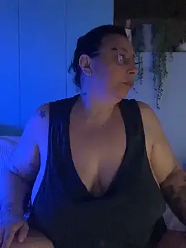 Snapshot of LupeLok chatting on September 2025 05:46:01 PM LupeLok online show from September 2025 05:46:01 PM