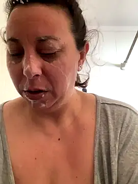 Snapshot of LupeLok chatting on September 2025 11:37:01 AM LupeLok online show from September 2025 11:37:01 AM