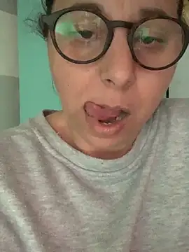 Snapshot of LupeLok chatting on October 2025 06:16:02 PM LupeLok online show from October 2025 06:16:02 PM