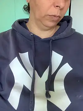 Snapshot of LupeLok chatting on October 2025 03:53:01 PM LupeLok online show from October 2025 03:53:01 PM