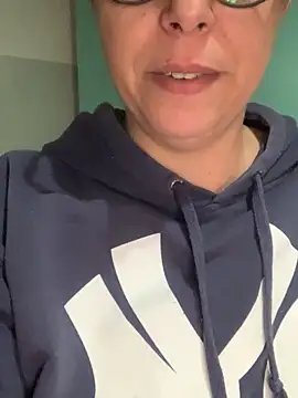 Snapshot of LupeLok chatting on October 2025 03:59:02 AM LupeLok online show from October 2025 03:59:02 AM