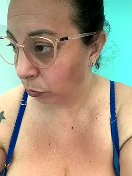 Snapshot of LupeLok chatting on October 2025 04:50:01 PM LupeLok online show from October 2025 04:50:01 PM