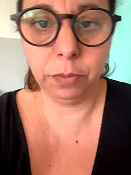 Snapshot of LupeLok chatting on October 2025 04:07:02 PM LupeLok online show from October 2025 04:07:02 PM