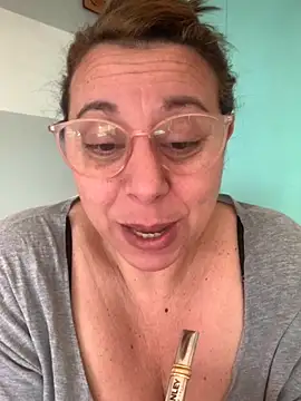 Snapshot of LupeLok chatting on October 2025 03:47:02 PM LupeLok online show from October 2025 03:47:02 PM