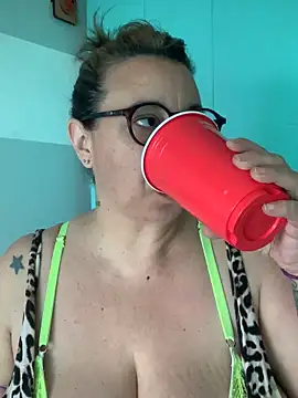 Snapshot of LupeLok chatting on November 2025 05:25:01 PM LupeLok online show from November 2025 05:25:01 PM