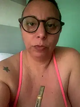 Snapshot of LupeLok chatting on November 2025 07:13:01 PM LupeLok online show from November 2025 07:13:01 PM